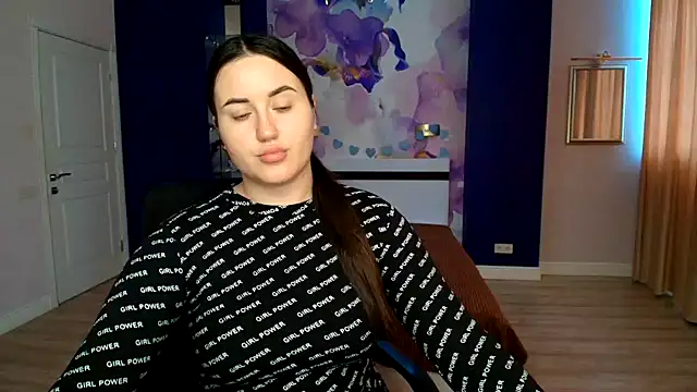 Roxie Bradley online show from January 31, 2025, 10:52 am