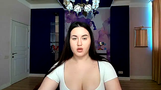 Roxie Bradley online show from March 8, 2025, 6:32 am