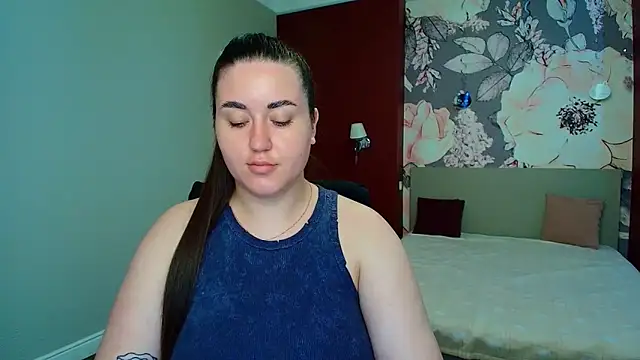 Roxie Bradley online show from May 25, 2026, 6:01 am