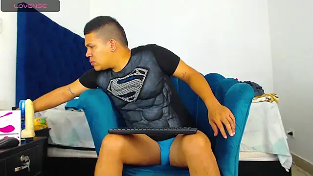 Snapshot of StevanHouston chatting on February 1, 2025, 2:02 pm StevanHouston online show from February 1, 2025, 2:02 pm