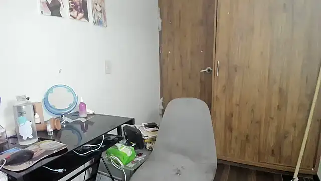 charlott7 online show from February 1, 2025, 1:23 am