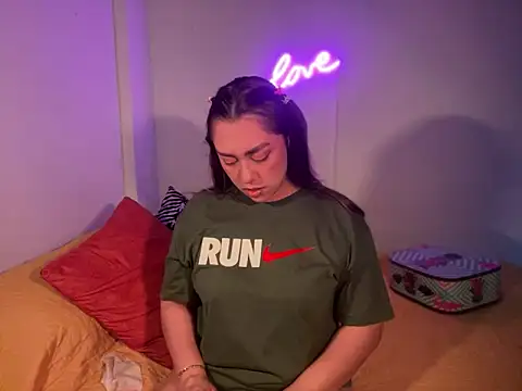 Im sophiie online show from January 26, 2025, 5:56 am