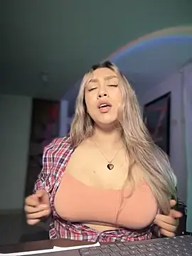 Snapshot of Im_sophiie chatting on October 28, 2025, 6:34 am Im sophiie online show from October 28, 2025, 6:34 am