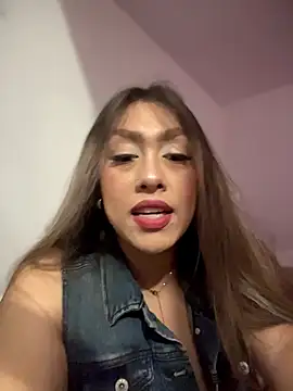 Im sophiie online show from April 3, 2026, 6:42 am