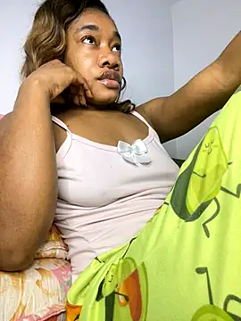 Snapshot of _yisela_ chatting on October 30, 2025, 12:42 am  yisela  online show from October 30, 2025, 12:42 am