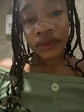 Snapshot of _yisela_ chatting on October 1, 2025, 12:49 am  yisela  online show from October 1, 2025, 12:49 am