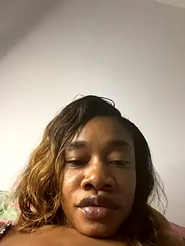 Snapshot of _yisela_ chatting on October 22, 2025, 1:05 am  yisela  online show from October 22, 2025, 1:05 am