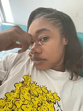  yisela  online show from November 16, 2025, 8:24 pm