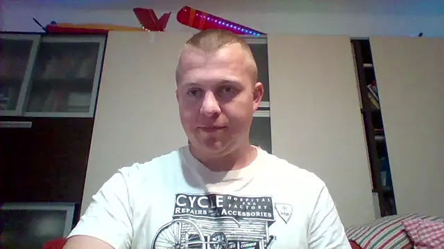 Matttthees online show from September 29, 2025, 6:13 pm