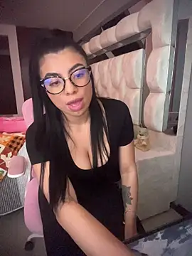 Snapshot of Miaparkerss_ chatting on October 30, 2025, 9:44 pm Miaparkerss online show from October 30, 2025, 9:44 pm