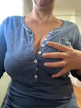 Snapshot of sweetmystery1 chatting on September 28, 2025, 9:38 am sweetmystery1 online show from September 28, 2025, 9:38 am