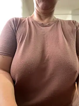 Snapshot of sweetmystery1 chatting on September 29, 2025, 12:00 pm sweetmystery1 online show from September 29, 2025, 12:00 pm