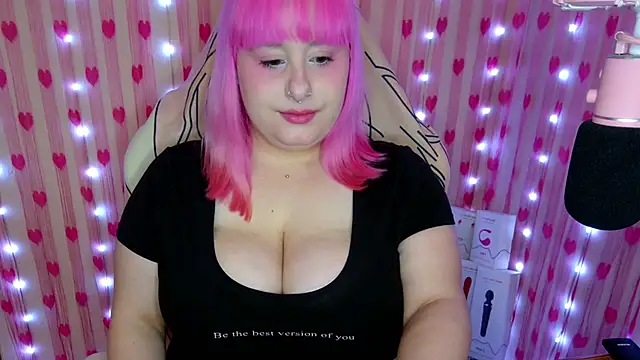 StrawberryPleasure online show from June 7, 2026, 2:28 am