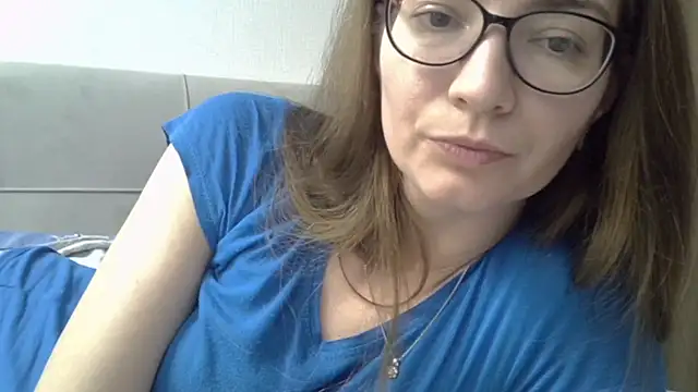 Ashleyspice online show from February 26, 2025, 9:12 am