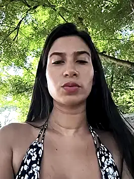 Snapshot of lady-rosse chatting on January 22, 2025, 8:38 pm lady-rosse online show from January 22, 2025, 8:38 pm