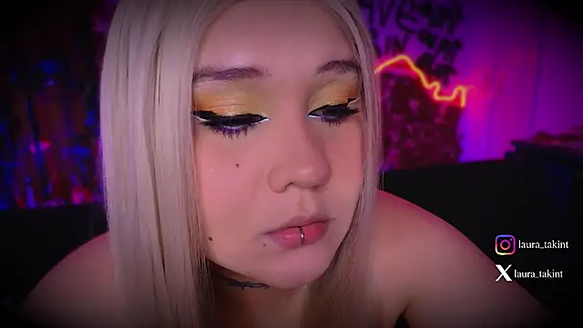 Snapshot of Laura_takint chatting on September 30, 2025, 9:10 pm Laura takint online show from September 30, 2025, 9:10 pm