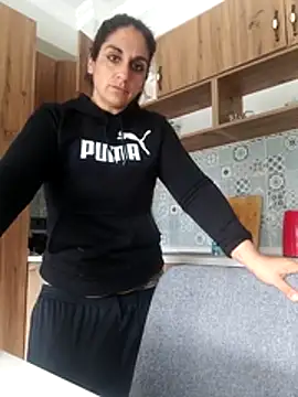 Snapshot of Bellydancerhot chatting on October 21, 2025, 11:31 am Bellydancerhot online show from October 21, 2025, 11:31 am