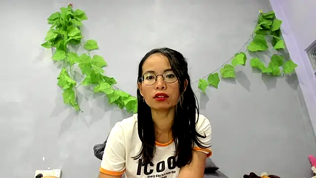 loveley jenny online show from October 6, 2025, 5:19 am