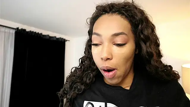 Snapshot of Valeriestyle chatting on October 15, 2025, 3:49 am Valeriestyle online show from October 15, 2025, 3:49 am