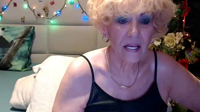 HappyWomanOn online show from June 3, 2026, 8:37 am