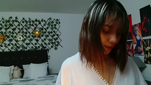 Pinkye skarlet online show from May 4, 2026, 8:11 pm