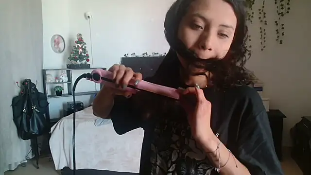 Pinkye skarlet online show from December 2, 2025, 5:58 pm