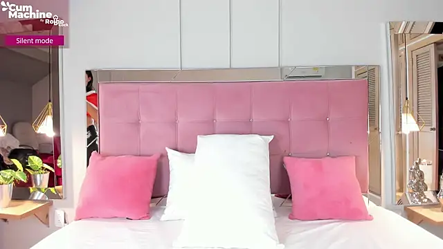 Snapshot of Ahincale chatting on December 1, 2025, 7:59 pm Ahincale online show from December 1, 2025, 7:59 pm