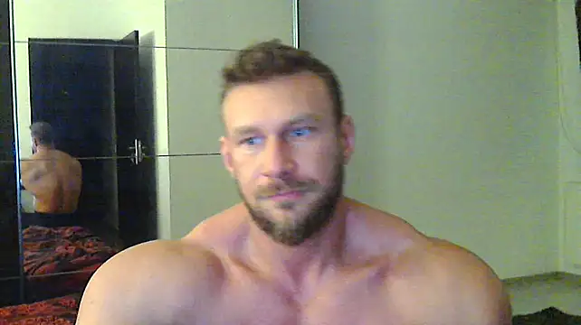 muscularkevin online show from December 7, 2024, 1:24 pm