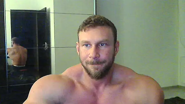 muscularkevin online show from December 30, 2024, 2:40 pm