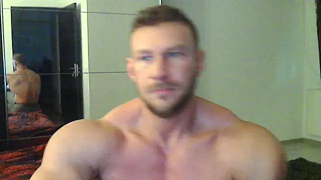 muscularkevin online show from December 14, 2024, 1:27 pm