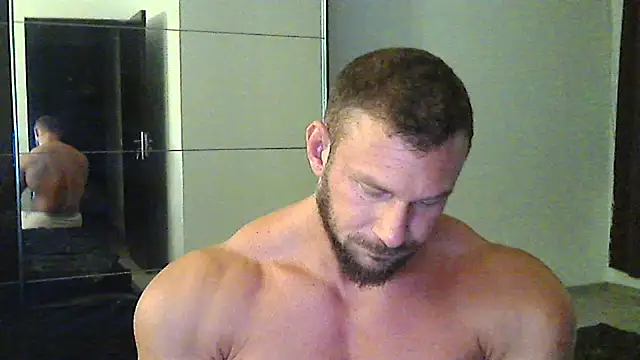 muscularkevin online show from September 12, 2025, 3:39 am