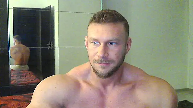 muscularkevin online show from December 11, 2024, 4:49 am