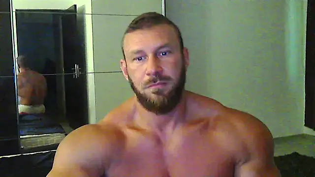 muscularkevin online show from June 27, 2026, 3:34 am
