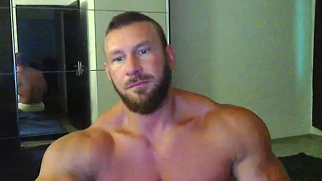 muscularkevin online show from June 26, 2026, 3:45 am