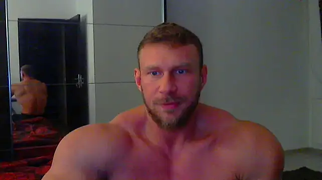muscularkevin online show from December 4, 2024, 2:09 pm