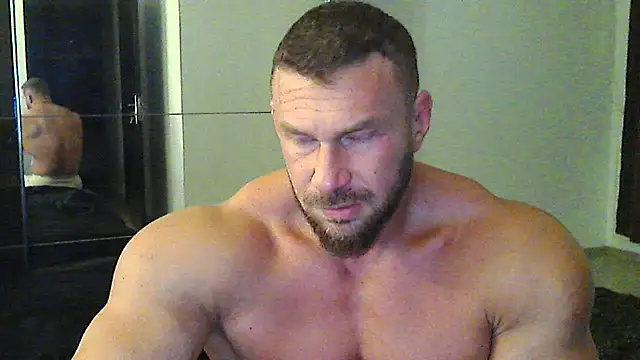 Snapshot of muscularkevin chatting on September 19, 2025, 3:32 am muscularkevin online show from September 19, 2025, 3:32 am