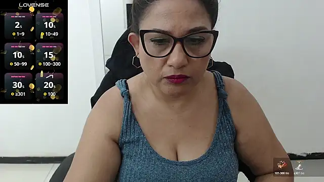 Snapshot of Katha_Marck chatting on December 19, 2025, 12:29 pm Katha Marck online show from December 19, 2025, 12:29 pm