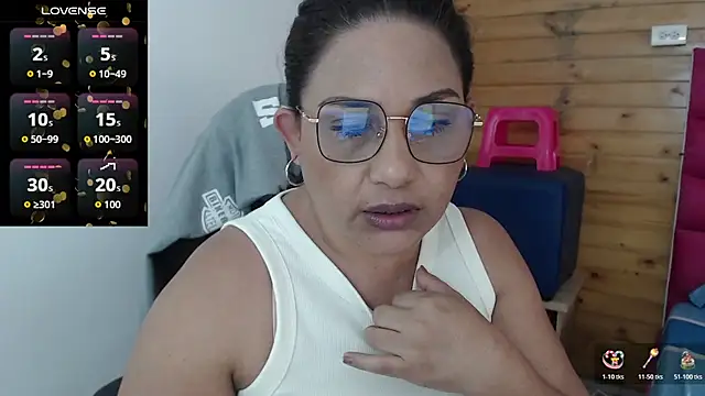 Snapshot of Katha_Marck chatting on November 21, 2025, 4:17 pm Katha Marck online show from November 21, 2025, 4:17 pm