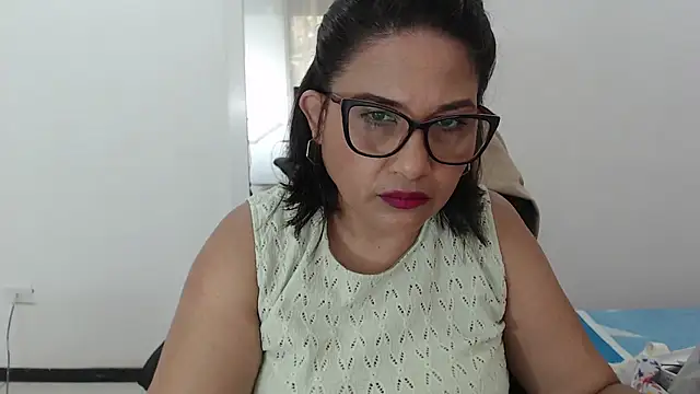 Snapshot of Katha_Marck chatting on December 3, 2025, 12:59 pm Katha Marck online show from December 3, 2025, 12:59 pm