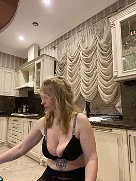 Amazoniiaa online show from March 8, 2025, 3:56 pm