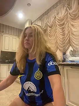 Amazoniiaa online show from September 19, 2025, 2:32 pm