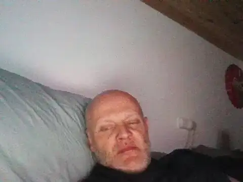 davigochi77bcn online show from March 2, 2025, 9:52 pm