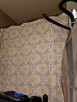 Hotredheadandtoungelasher online show from April 6, 2026, 1:34 am