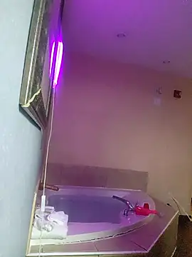 Snapshot of Hotredheadandtoungelasher chatting on October 21, 2025, 10:36 am Hotredheadandtoungelasher online show from October 21, 2025, 10:36 am