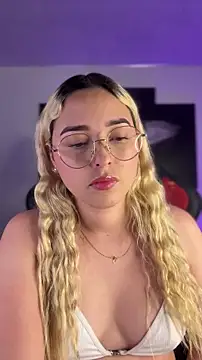 Irisweet  online show from October 24, 2025, 10:09 pm