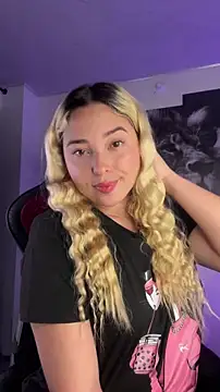 Irisweet  online show from October 22, 2025, 9:46 pm