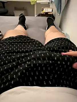 Snapshot of Luishorny19 chatting on October 29, 2025, 7:02 pm Luishorny19 online show from October 29, 2025, 7:02 pm