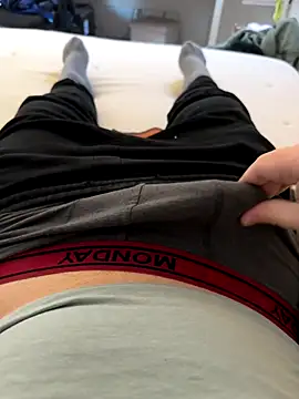 Snapshot of Luishorny19 chatting on October 18, 2025, 3:36 pm Luishorny19 online show from October 18, 2025, 3:36 pm