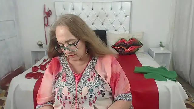 Snapshot of Sweetbigcatt chatting on June 23, 2026, 2:20 am Sweetbigcatt online show from June 23, 2026, 2:20 am