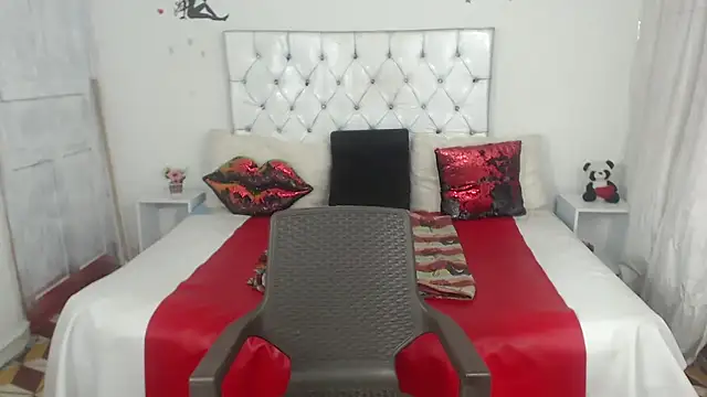 Snapshot of Sweetbigcatt chatting on May 3, 2026, 4:17 am Sweetbigcatt online show from May 3, 2026, 4:17 am